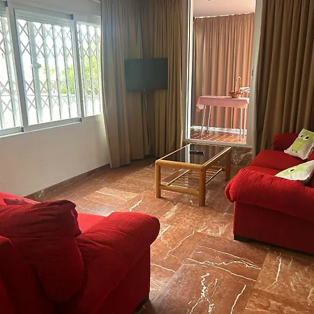 Benidorm Beach Apartment * 貝尼多姆